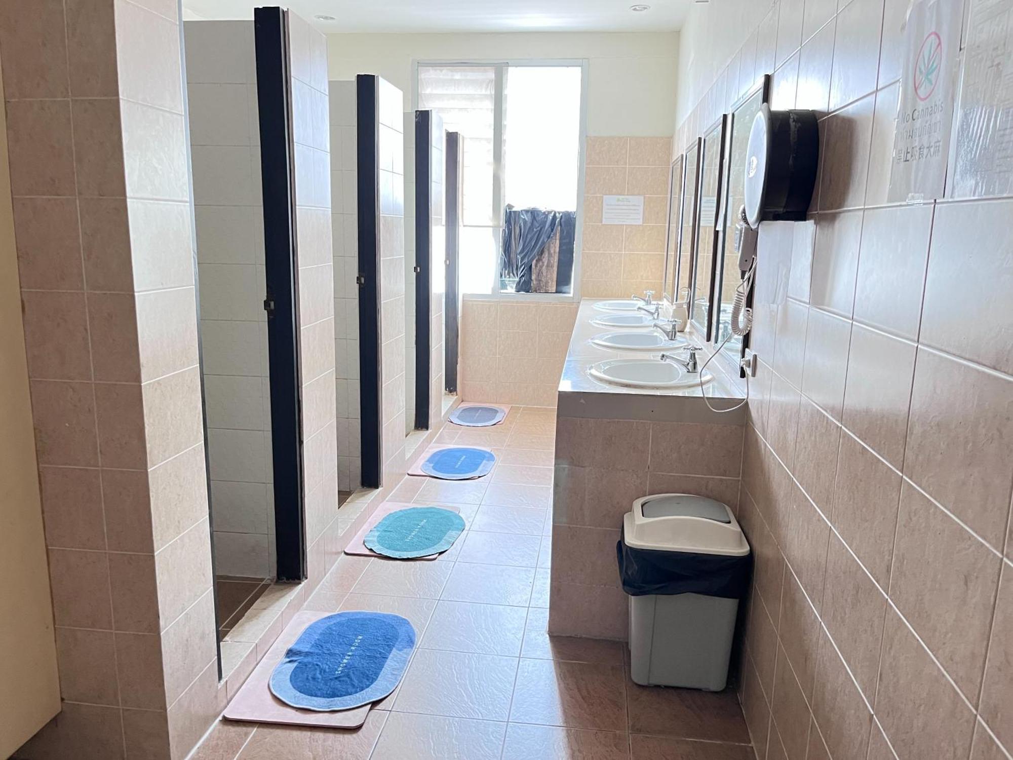 Lub Sbuy Hostel Phuket Luaran gambar